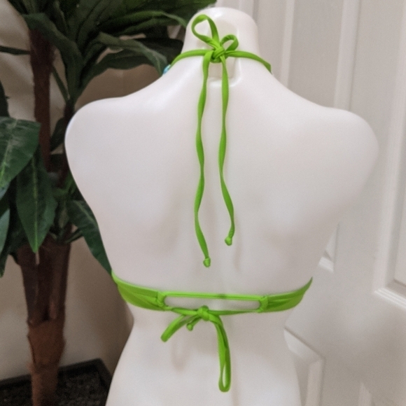 Waterfront Suit Striped Bikini Top Size Large New Without Tag - Picture 2 of 6